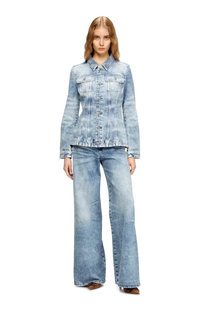 de-katerin-fsh Dopasowana kurtka z laserowo wycinanego denimu bawełniano-konopnego