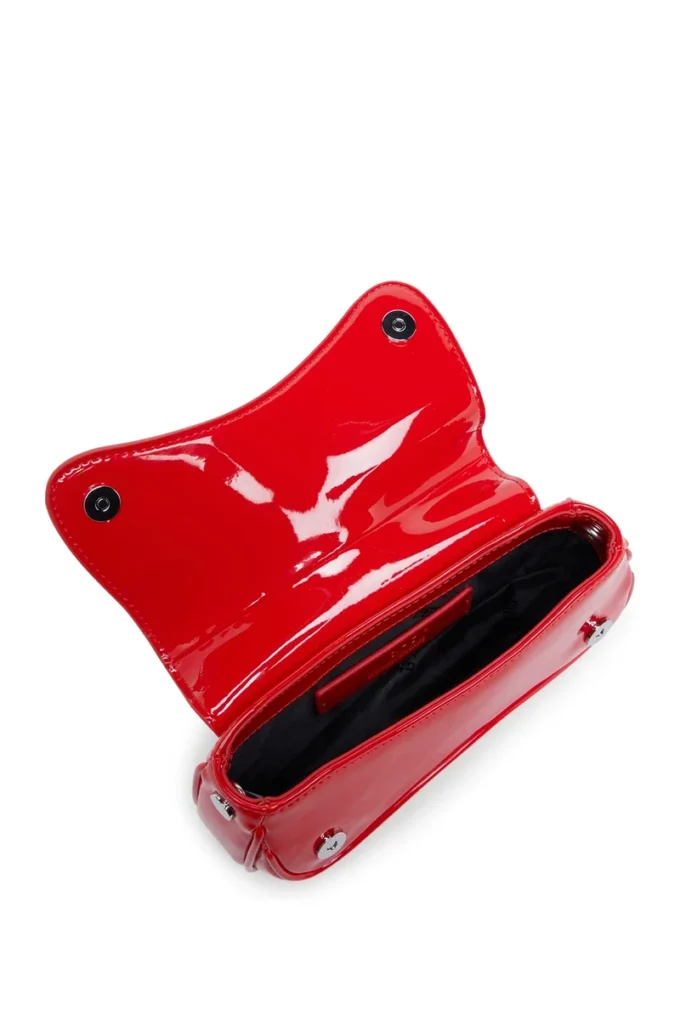 play crossbody xs Mała torebka crossbody Play z błyszczącego PU play crossbody xs Mała torebka crossbody Play z błyszczącego PU