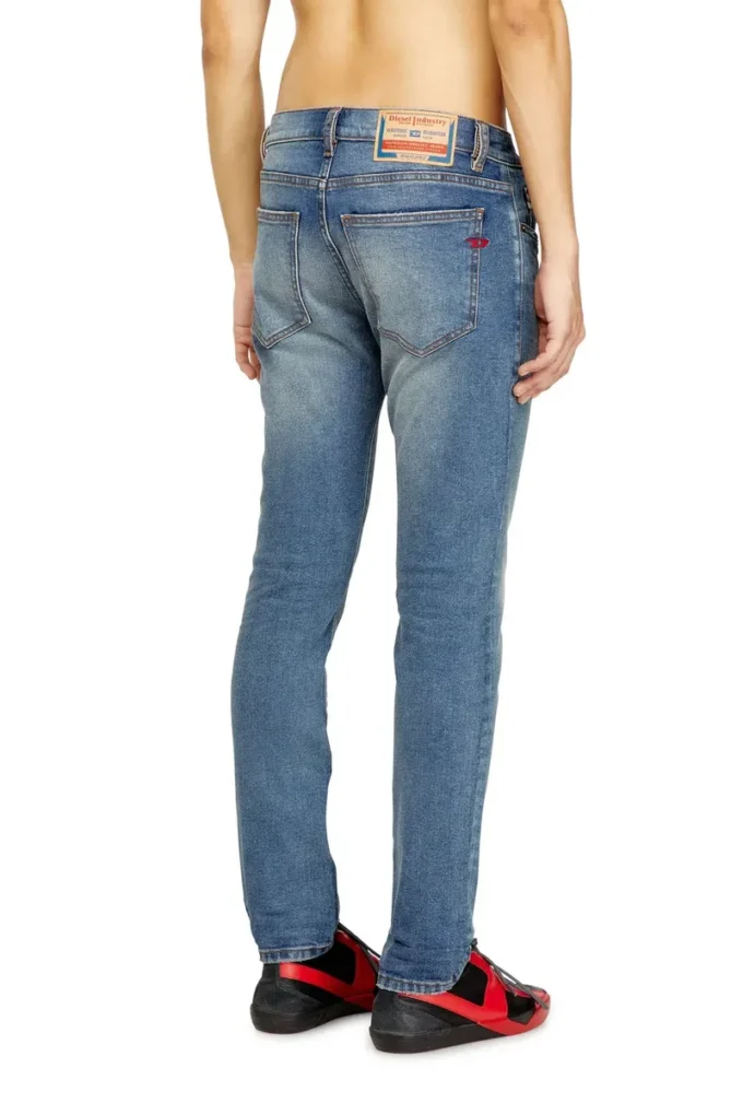Slim jeans 2019 d-strukt 0dbef Znajdź najbliższy sklep